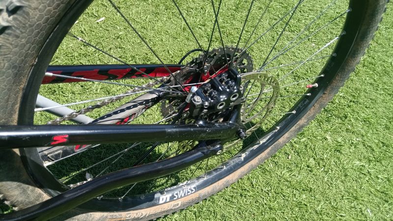 Specialized Stumpjumper Shimano Deore XT 2017 Mountainbike usato, Rosso — immagine 5 di 5