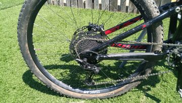 Specialized Stumpjumper Shimano Deore XT 2017 Mountainbike usato, Rosso — immagine 3 di 5