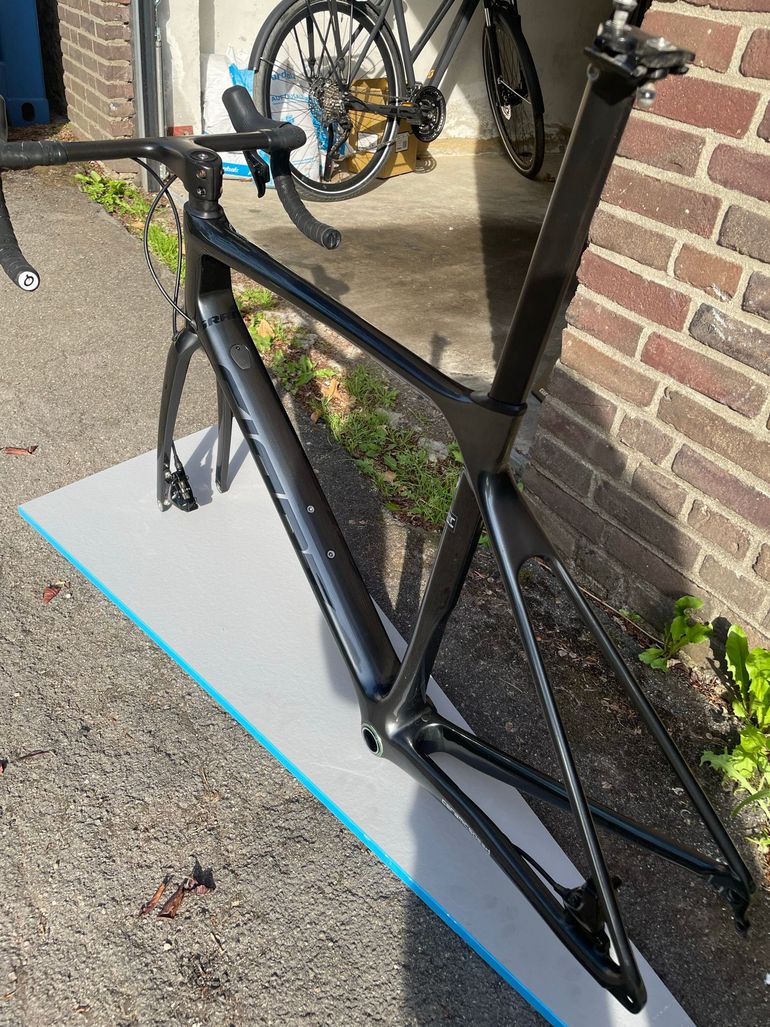 Used Giant TCR Advanced Disc 1+ Pro Compact 2022 Frameset 2022 Road & Gravel, Light Gray — image 5 of 12