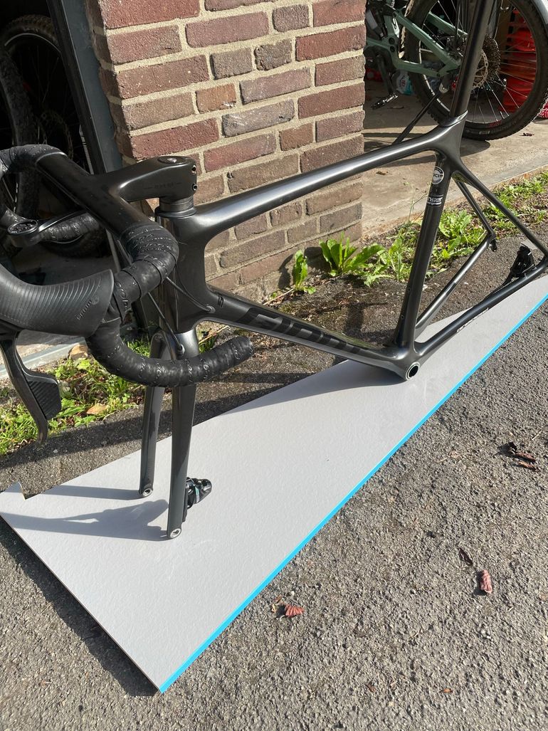 Used Giant TCR Advanced Disc 1+ Pro Compact 2022 Frameset 2022 Road & Gravel, Light Gray — image 12 of 12