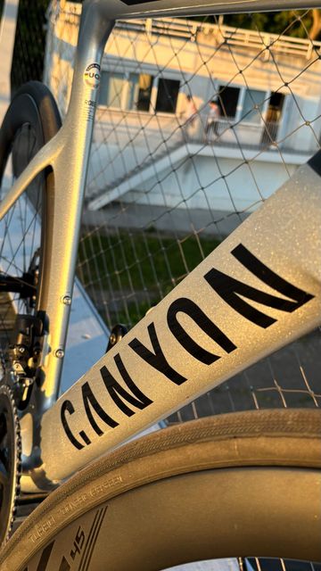 Brugt Canyon Aeroad CF SLX 8 Di2 2024 2024 Road & Gravel — billede 4 af 8