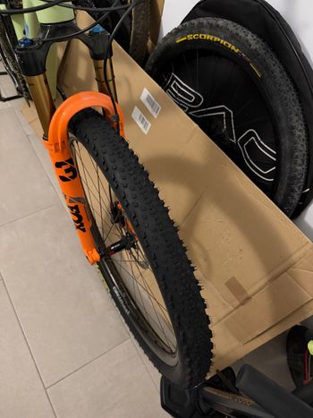 Used Santa Cruz BLUR XX1 AXS TR RSV / Carbon CC 2024 2024 Mountainbike, Green, 29 — image 4 of 4