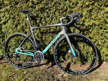 Używany Bianchi Specialissima RC Sram Red eTap AXS 2025 2025 Road & Gravel
