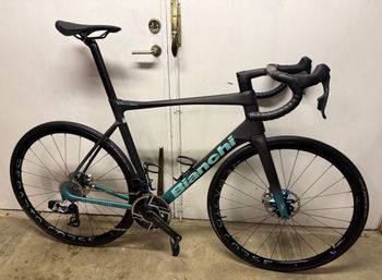 Used Bianchi Specialissima RC Sram Red eTap AXS 2025 2025 Road & Gravel, Black — image 4 of 5