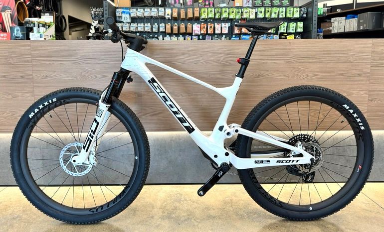 Used Scott Spark RC World Cup EVO 2026 2026 Mountainbike, White, 29 — image 2 of 9
