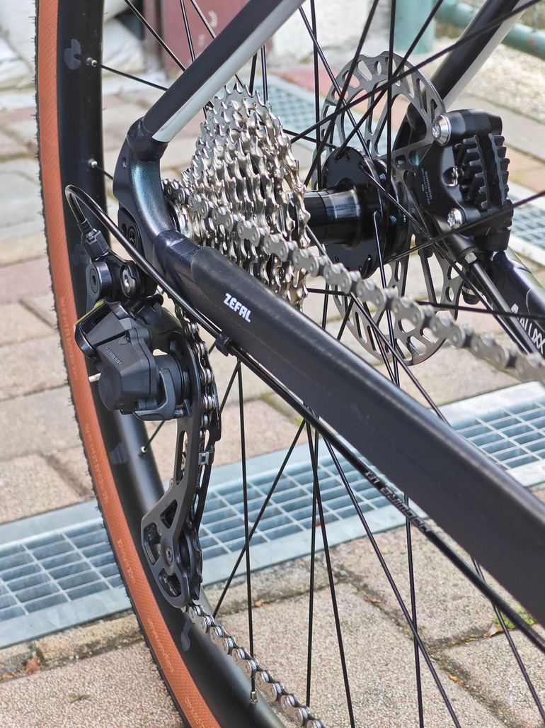 Used Giant Revolt 0 2024 2024 Road & Gravel, Blue — image 15 of 17