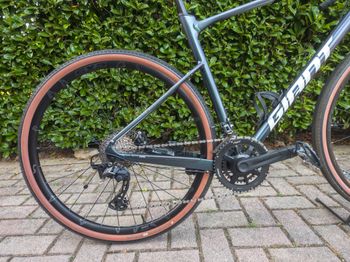 Used Giant Revolt 0 2024 2024 Road & Gravel, Blue — image 11 of 17