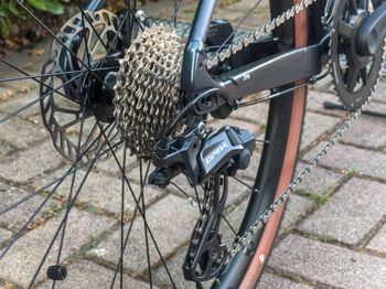 Used Giant Revolt 0 2024 2024 Road & Gravel, Blue — image 14 of 17