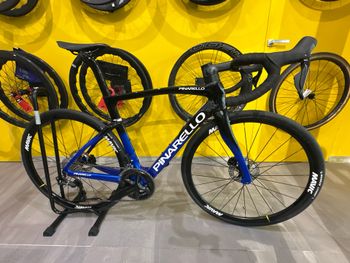 Brugt Pinarello F7 Shimano 105 Di2 2025 Road & Gravel — billede 2 af 5