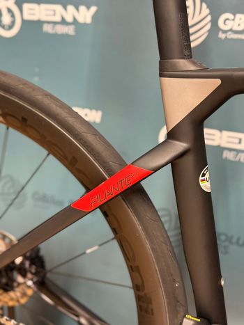 Wilier Filante SLR Ultegra Di2 12s 2023 2023 Road & Gravel d'occasion — image 5 sur 14