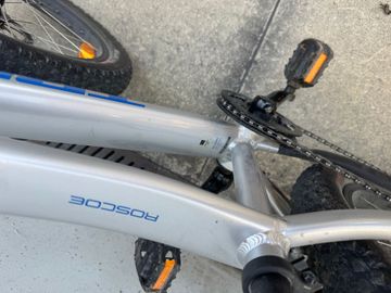 Used Trek Roscoe 20 2022 2022 Youth, Light Gray — image 4 of 5