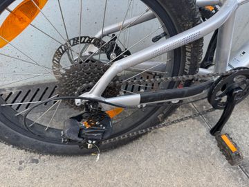 Used Trek Roscoe 20 2022 2022 Youth, Light Gray — image 3 of 5