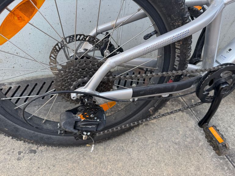 Used Trek Roscoe 20 2022 2022 Youth, Light Gray — image 3 of 5