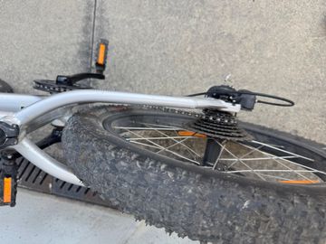 Used Trek Roscoe 20 2022 2022 Youth, Light Gray — image 5 of 5