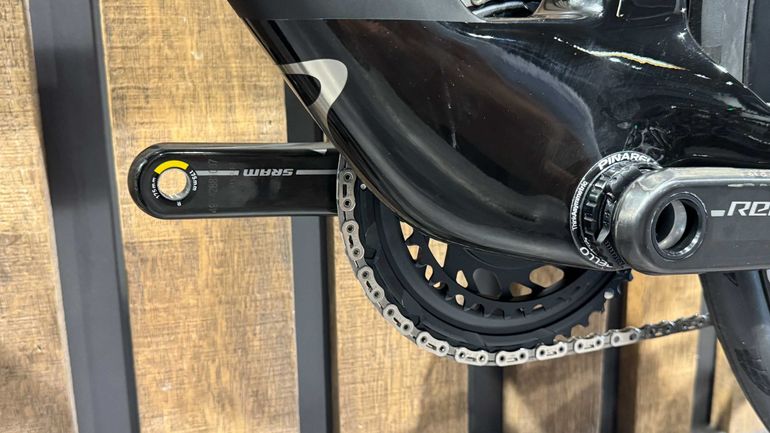 Použité Pinarello DOGMA F SRAM RED ETAP AXS 2025 2025 Road & Gravel — obrázek 13 z 15