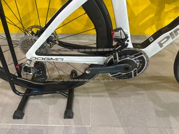 Použité Pinarello DOGMA F SRAM RED ETAP AXS 2025 2025 Road & Gravel — obrázek 3 z 4