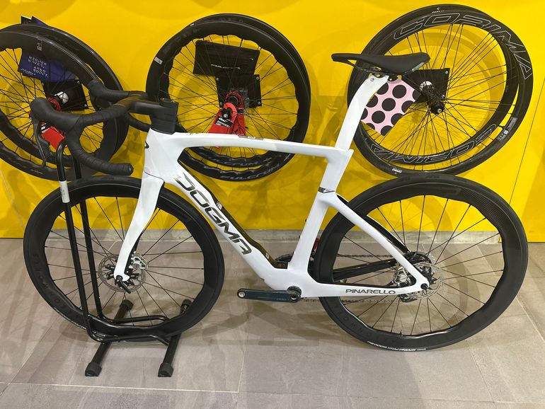 Použité Pinarello DOGMA F SRAM RED ETAP AXS 2025 2025 Road & Gravel — obrázek 4 z 4