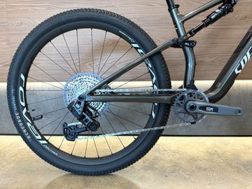 Used Specialized Epic 8 Expert 2026 2026 Mountainbike, Light Gray, 29 — image 3 of 5