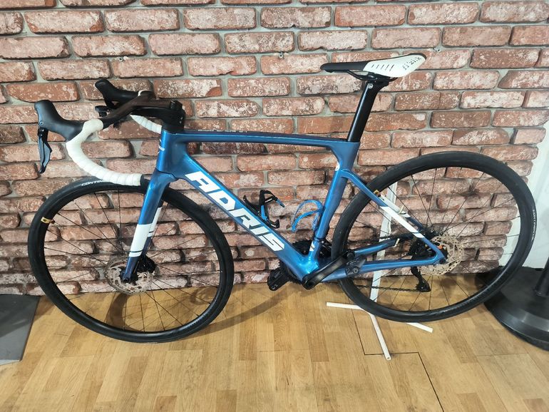 Adris Custom Shimano 105 Di2 2025 Road & Gravel d'occasion — image 2 sur 3