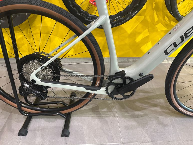 CUBE NUROAD HYBRID C:62, RACE 400X 2026 2026 Road & Gravel de segunda mano, Gris claro — imagen 3 de 4