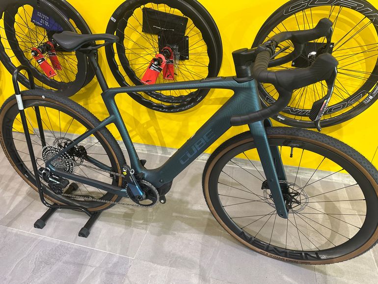 Brugt CUBE NUROAD HYBRID C:62, SLT 400X 2026 2026 Road & Gravel — billede 1 af 4