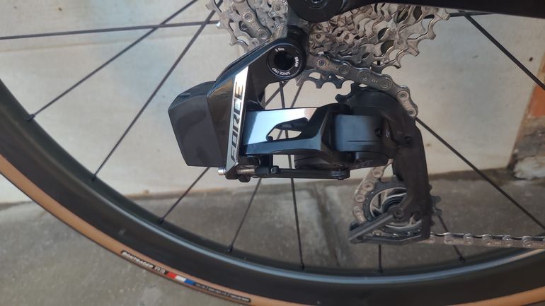 Giant Tcr SRAM Force eTap AXS 2022 Road & Gravel de segunda mano, Negro — imagen 4 de 9
