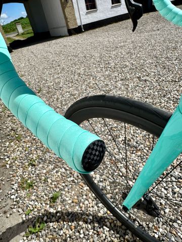 Použité Bianchi Specialissima SRAM Rival eTap AXS 2022 Road & Gravel — obrázek 12 z 16