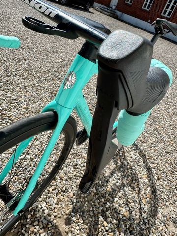 Použité Bianchi Specialissima SRAM Rival eTap AXS 2022 Road & Gravel — obrázek 13 z 16