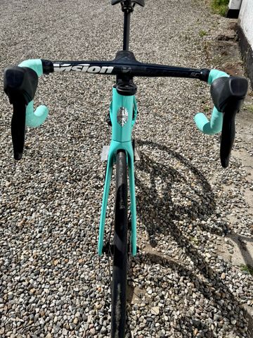 Použité Bianchi Specialissima SRAM Rival eTap AXS 2022 Road & Gravel — obrázek 6 z 16