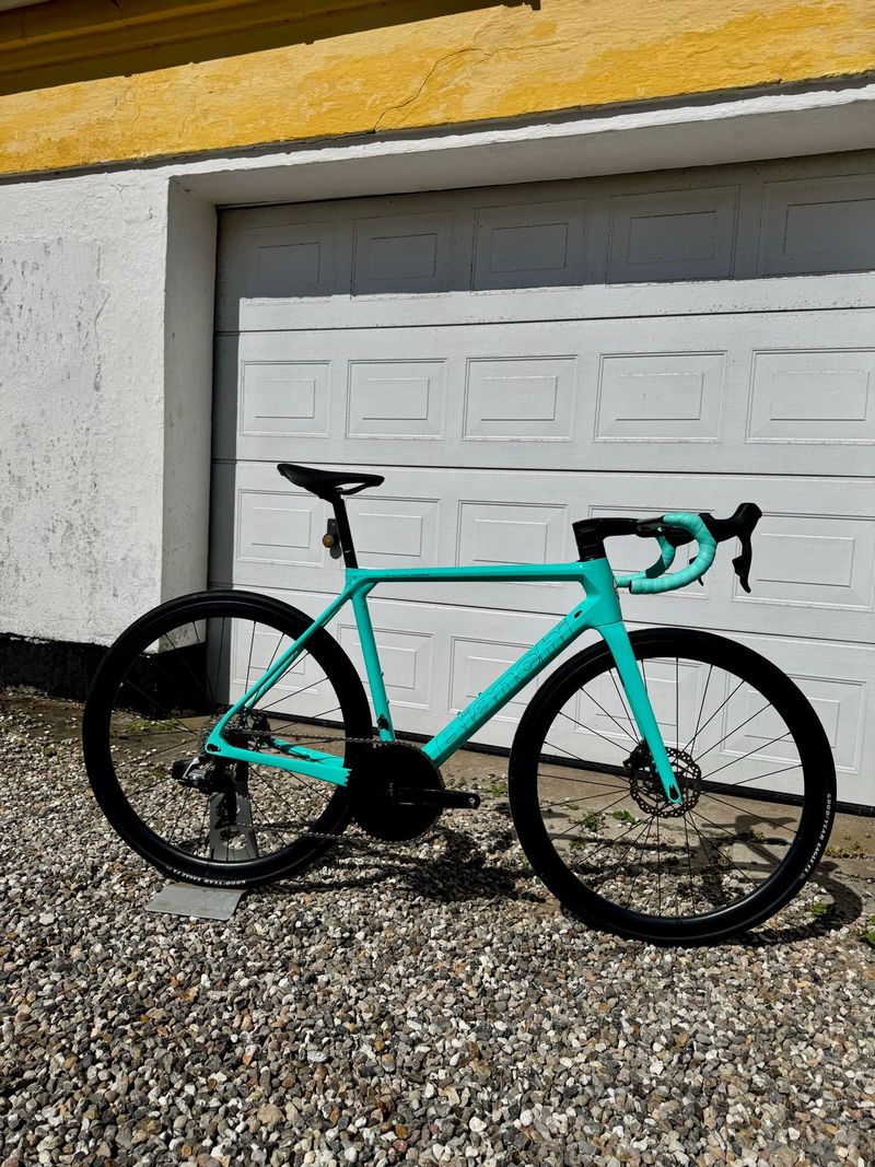 Used Bianchi Specialissima SRAM Rival eTap AXS 2022 Road & Gravel