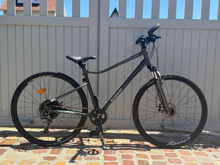Used RIVERSIDE Hybrid Bike 700 2023 2023 Urban, Light Gray — image 1 of 7