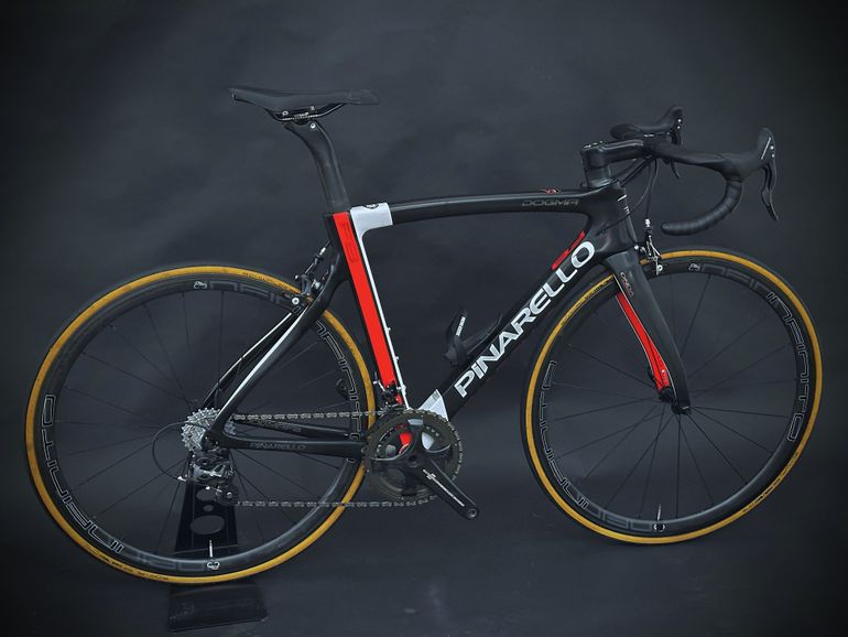 Tweedehands Pinarello Dogma F8 - Campagnolo Record 2019 Road & Gravel — afbeelding 3 van 14