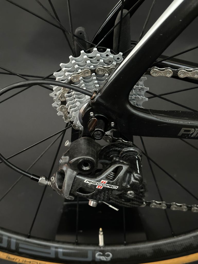 Tweedehands Pinarello Dogma F8 - Campagnolo Record 2019 Road & Gravel — afbeelding 7 van 14