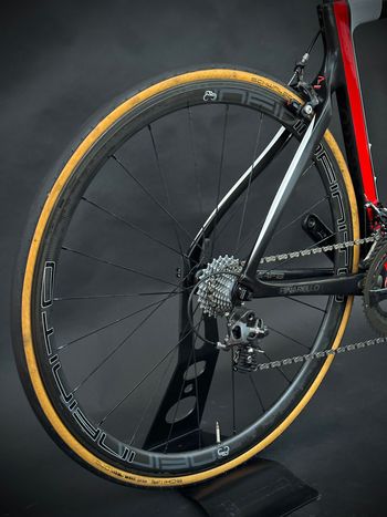 Tweedehands Pinarello Dogma F8 - Campagnolo Record 2019 Road & Gravel — afbeelding 6 van 14