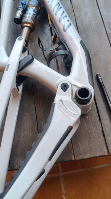 Tweedehands Canyon Spectral 125 CF 9 2023 Frameset 2023 Mountainbike — afbeelding 8 van 19