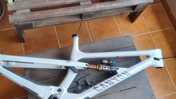 Tweedehands Canyon Spectral 125 CF 9 2023 Frameset 2023 Mountainbike — afbeelding 2 van 19