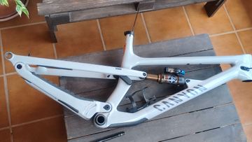 Tweedehands Canyon Spectral 125 CF 9 2023 Frameset 2023 Mountainbike — afbeelding 1 van 19