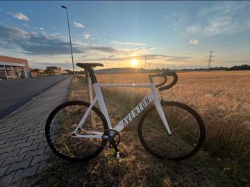 Used Aventon Mataro Fixed Gear Other Microshift 2022 Urban, White — image 3 of 3