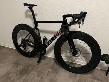 Käytetty Factor OSTRO VAM SRAM RED eTap AXS 2023 2023 Road & Gravel