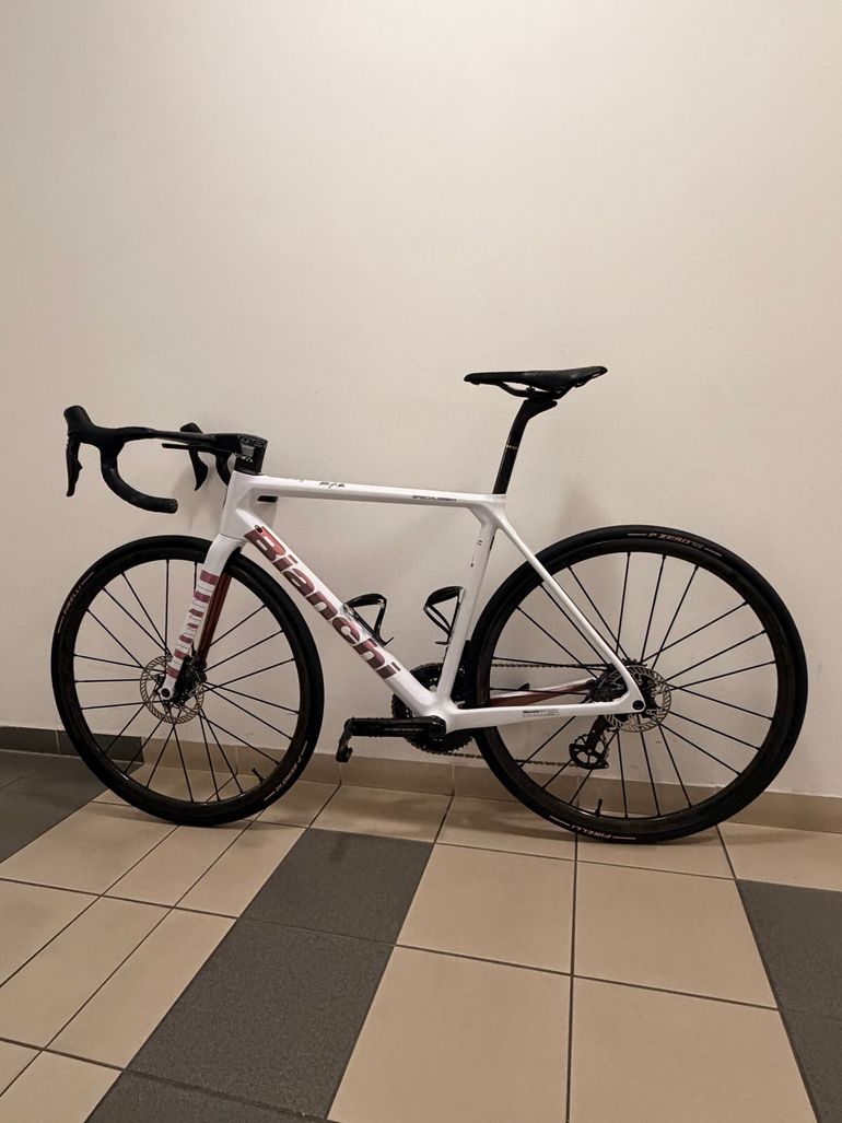 Used Bianchi Specialissima - Dura Ace Di2 2022 2022 Road & Gravel, White — image 5 of 8