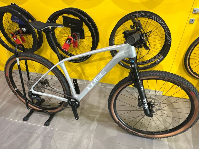 Used CUBE REACTION C:62, RACE 2026 2026 Mountainbike, Light Gray, 29 — image 1 of 4