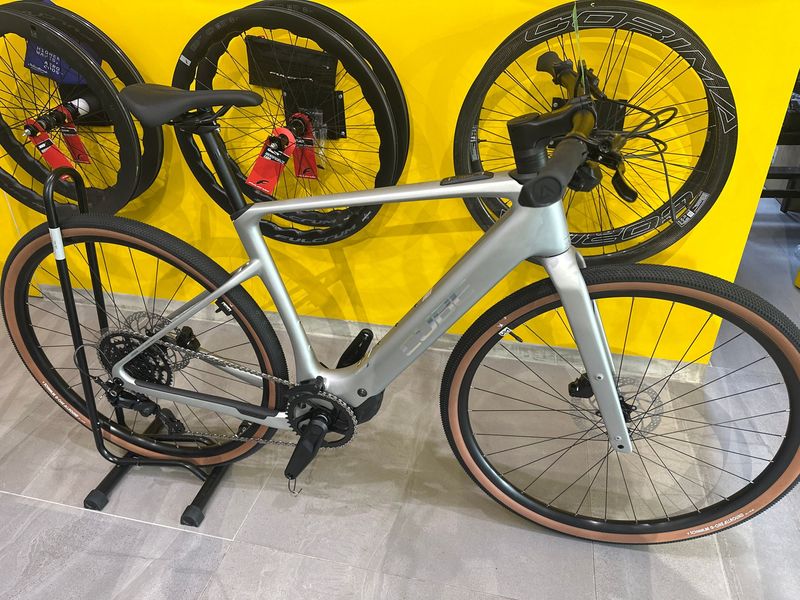 Gebrauchtes CUBE NULANE HYBRID C:62, RACE 400X 2025 2025 Road & Gravel