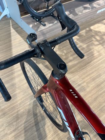 Used Giant Defy Advanced 3 2024 2024 Road & Gravel, Red — image 2 of 4