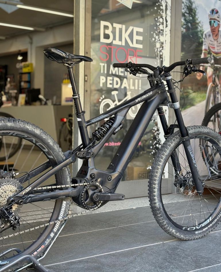 Used Specialized Turbo Kenevo Expert 2020 2020 Mountainbike, Black, 27.5 — image 4 of 5