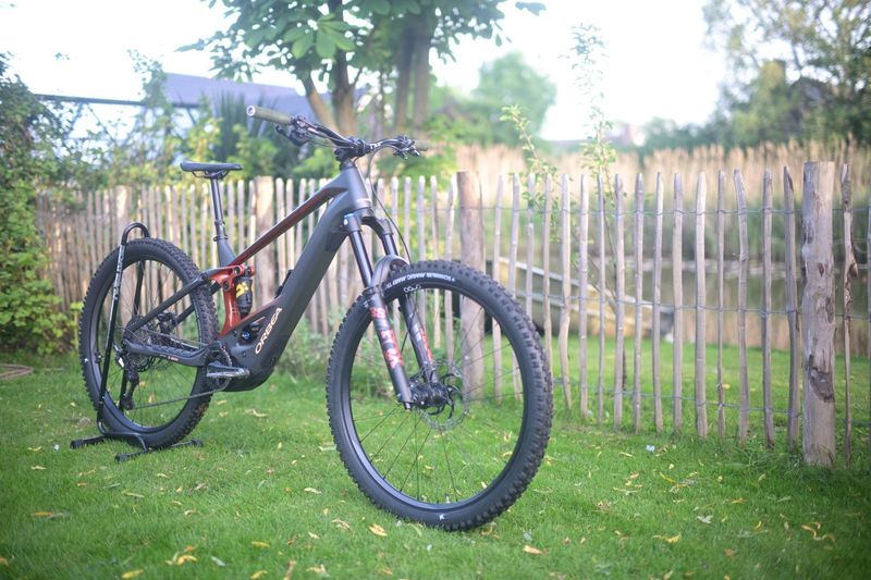 Orbea Wild M10 2025 2025 Mountainbike de segunda mano, Gris claro — imagen 2 de 9
