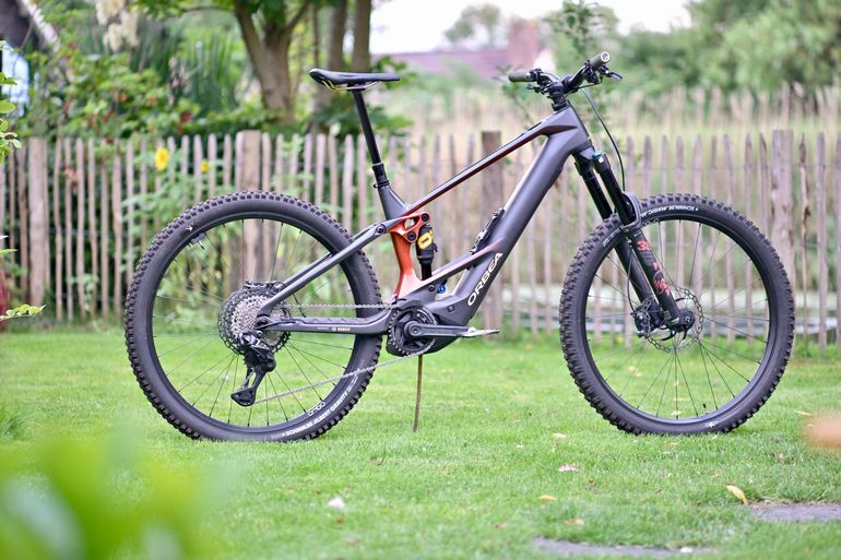 Used Orbea Wild M10 2025 2025 Mountainbike, Light Gray, 29 — image 2 of 7