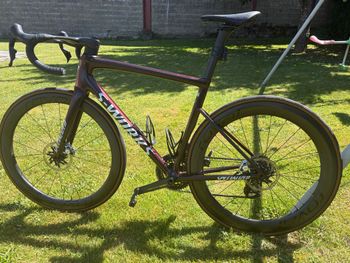 Used Specialized S-Works Tarmac SL8 – SRAM RED AXS 2025 2025 Road & Gravel, Purple — image 2 of 9