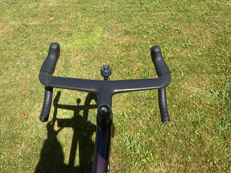 Used Specialized S-Works Tarmac SL8 – SRAM RED AXS 2025 2025 Road & Gravel, Purple — image 4 of 9