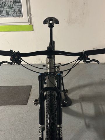 Gebrauchtes Trek Top Fuel 9.7 2018 2018 Mountainbike, Hellgrau — Bild 4 von 5