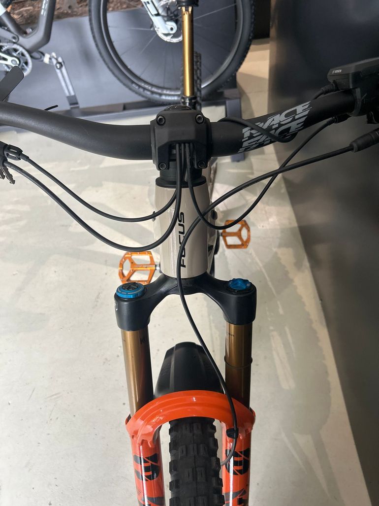 Used Focus SAM² 6.9 2022 2022 Mountainbike, Orange, 29 — image 10 of 10
